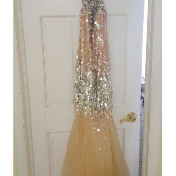 Dress - Picture 2 of 6